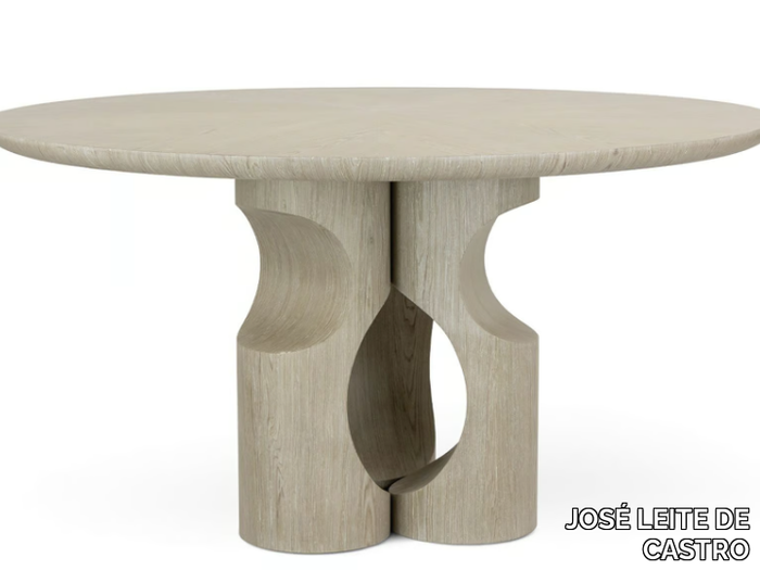 MOKARA - Round oak dining table _ JOSÉ LEITE DE CASTRO