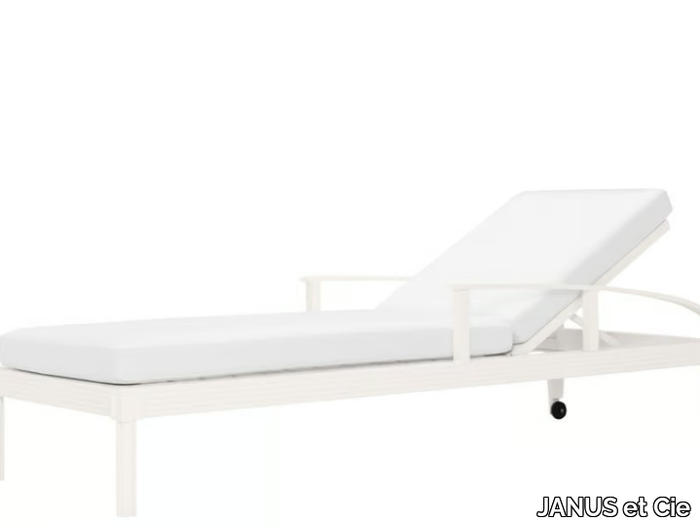 QUADRATL - Aluminium sun lounger with armrests _ JANUS et Cie