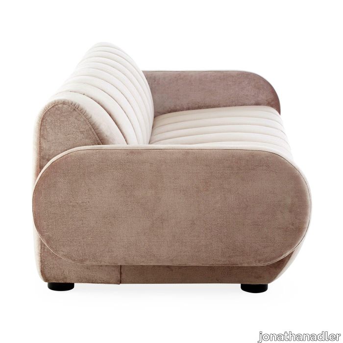 brigitte_sofa_como-champagne_c_a06e3f26-37c4-4756-a82f-b4354eb2a47c.jpg