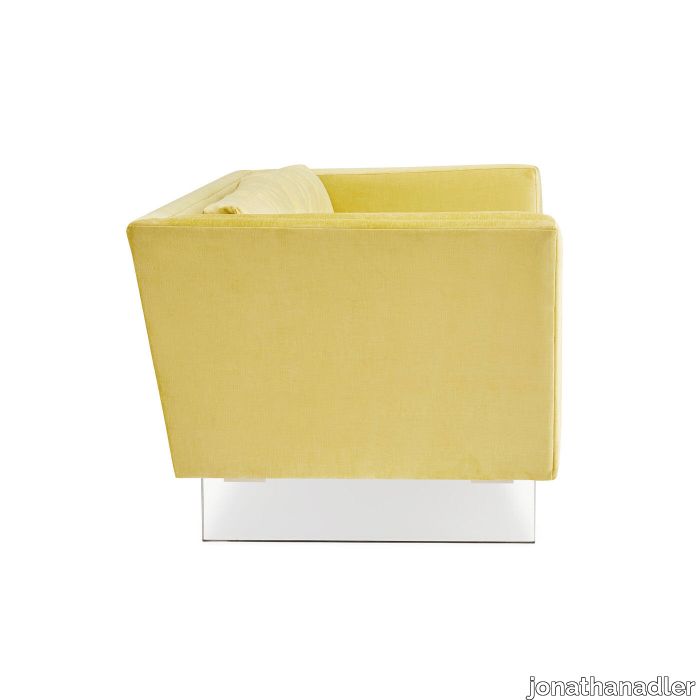 sebastian_apartment-sofa_brussels-citron_c_0e23c137-5655-4e3d-9d8f-cfc9a0e5e02f.jpg