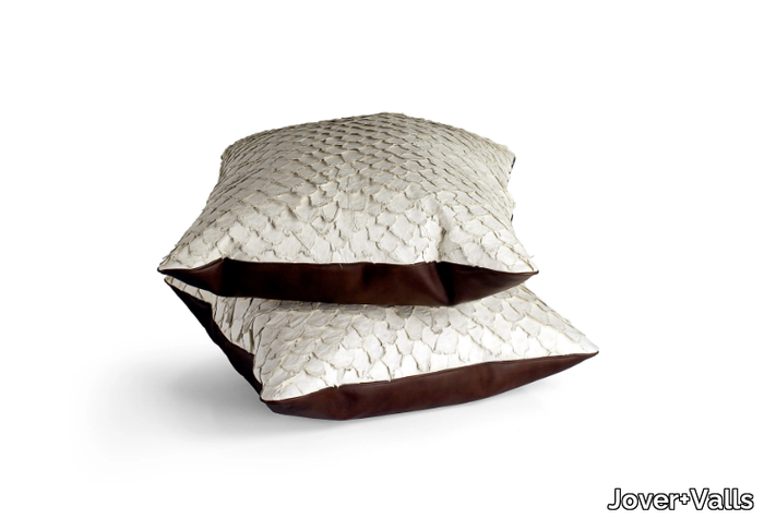 pirarucu-square-cushion-jover-valls-420053-relaeb29e10.jpg