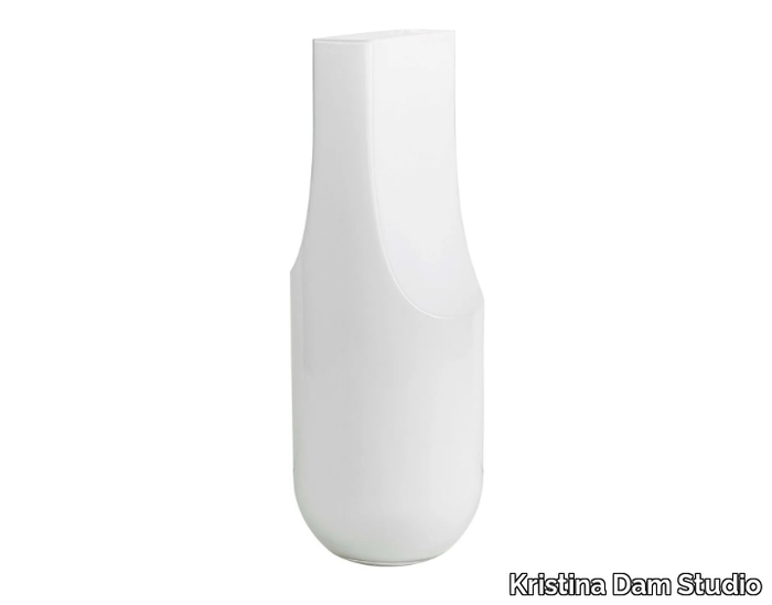 SERIF-Vase-Kristina-Dam-Studio-625361-rela0a45acc.jpg