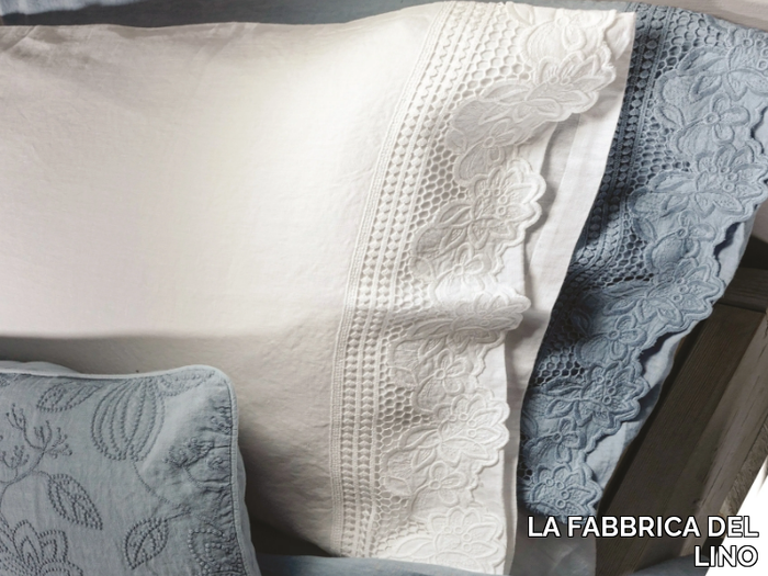 GARDENIA - Solid-color embroidered linen pillow case _ LA FABBRICA DEL LINO