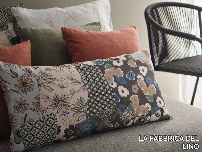 PATCHWORK FLOREALE - Rectangular linen cushion with floral pattern _ LA FABBRICA DEL LINO