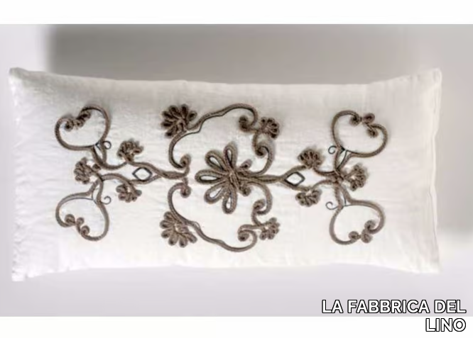 FIORE - Rectangular hand embroidered linen cushion _ LA FABBRICA DEL LINO