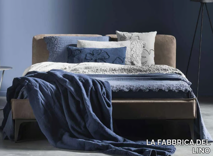 PRIMULA - Linen bedspread with floral pattern _ LA FABBRICA DEL LINO