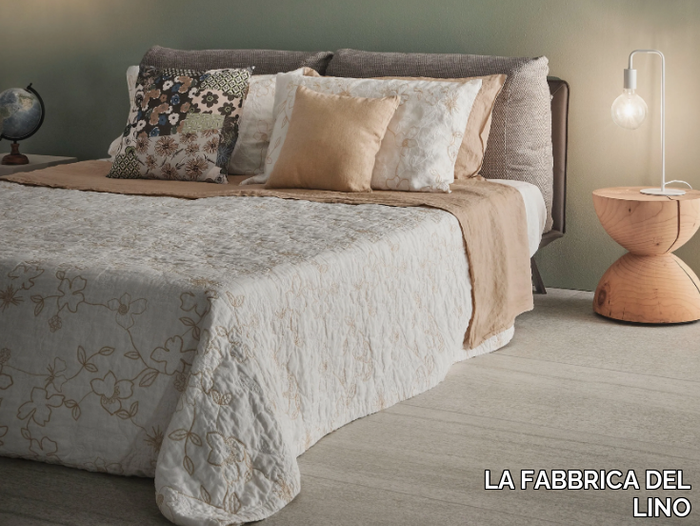 NARCISO - Linen quilt with floral pattern _ LA FABBRICA DEL LINO