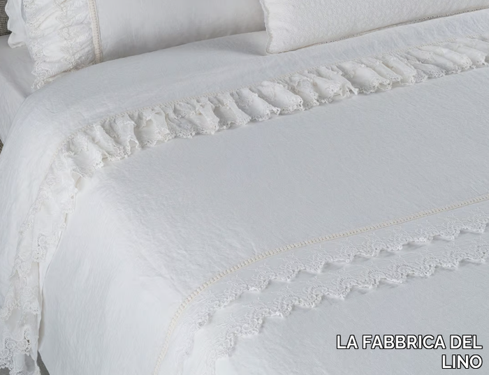 sangallo-duvet-cover-la-fabbrica-del-lino-by-bergianti-pagliani-418325-rel5e882087.jpg