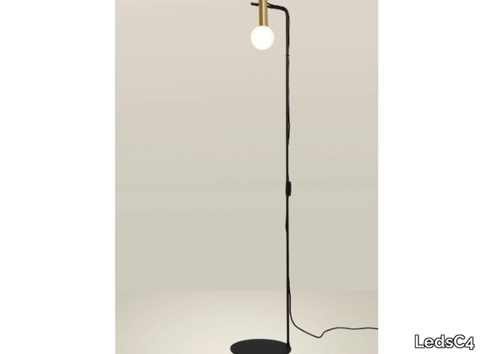 nude-curved-floor-lamp-leds-c4-569864-relcbec9c32.jpg