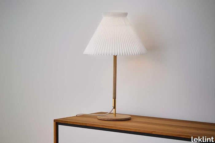 leklint328_table_lamp_lightoak_lifestyle3.jpg