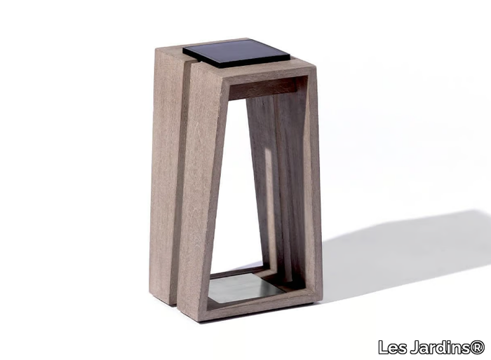 TINK120 - Solar powered teak Outdoor table lamp _ Les Jardins®