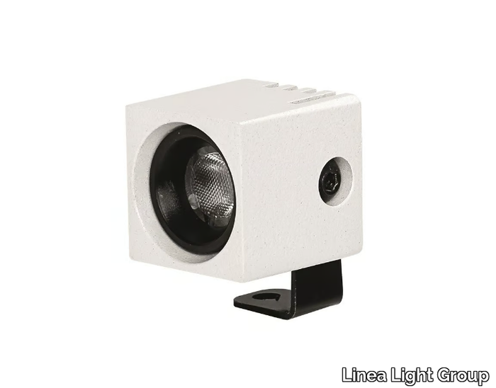 EYELET-Q-Linea-Light-Group-292960-rel2bae1d18.jpg