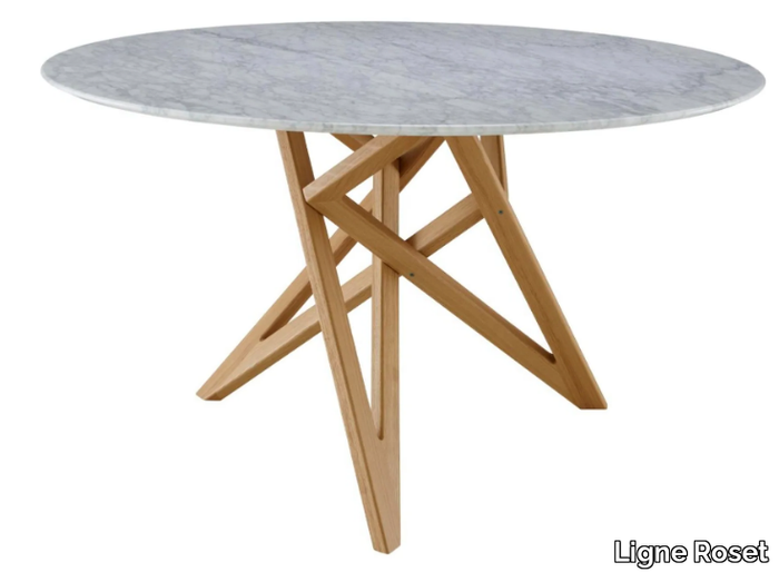 ENNÉA - Round Carrara marble dining table _ Ligne Roset