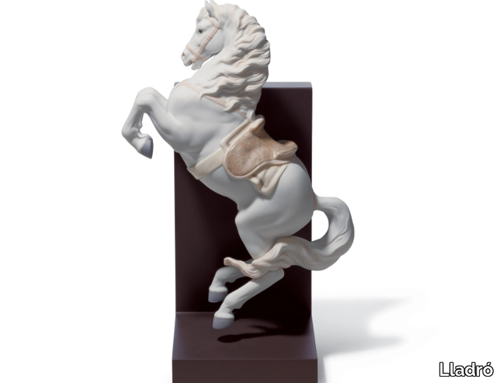 HORSE ON COURBETTE - Porcelain decorative object _ Lladró