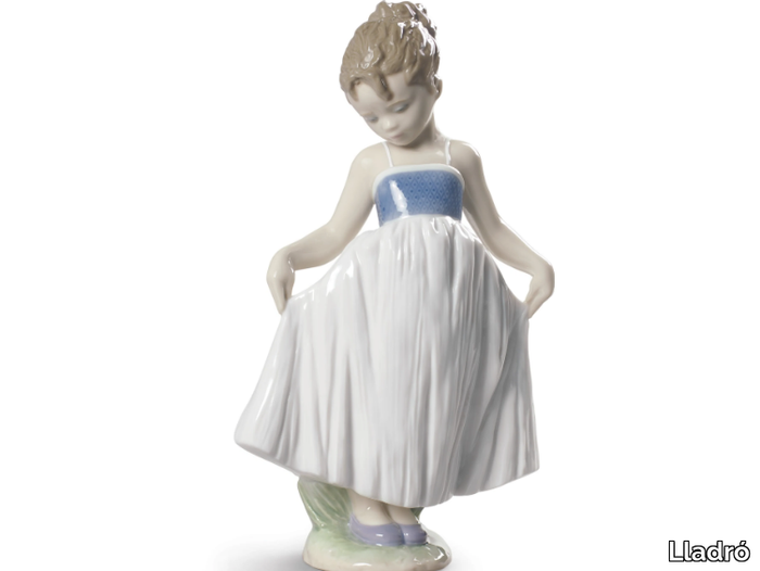 look-at-my-dress-girl-lladro-543285-rela6a42887.jpg