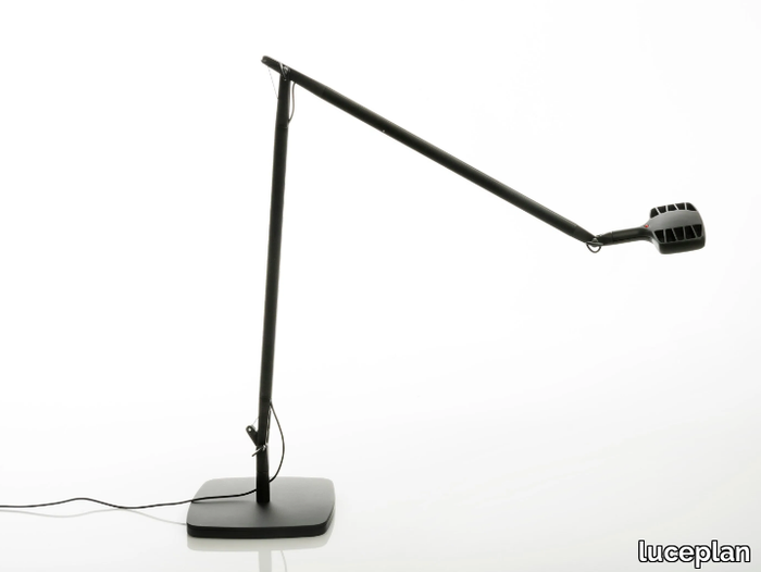 OTTO-WATT-Table-lamp-Philips-Lighting-Italy-349493-rel2d2970d0.jpg