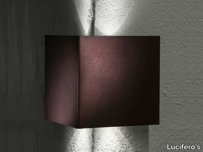 MANINE 270-V - LED metal wall light _ Lucifero's