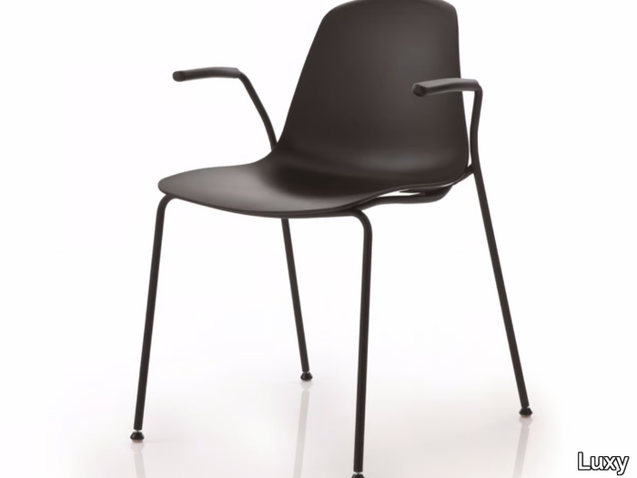 EPOCA - Stackable chair with armrests _ Luxy