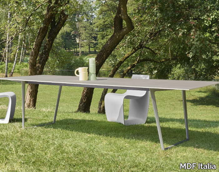 AXY-Garden-table-MDF-Italia-308344-relbf628276.jpg