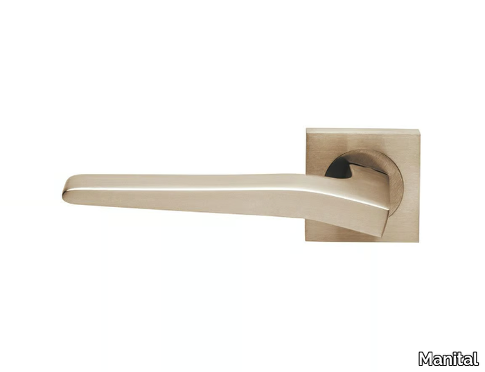 PRESO - Brass door handle with lock on rose _ Manital