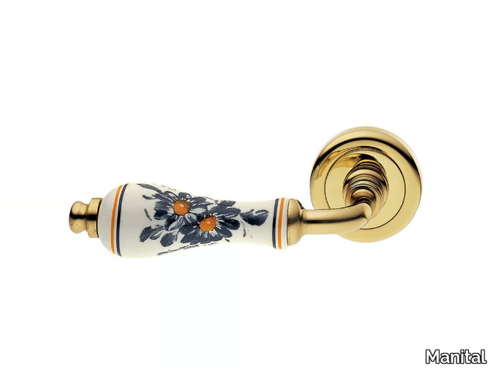 VALENCIA - Brass door handle on rose with lock _ Manital