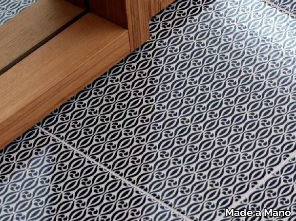 KOMON-K13-made-a-mano-302917-rel34eacec8.jpg