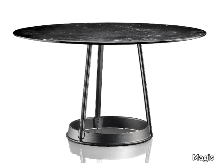 BRUT-Slate-table-Magis-243948-relbce42089.jpg