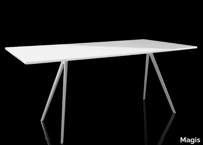 baguette-mdf-table-magis-215636-rel1f35a334.jpg