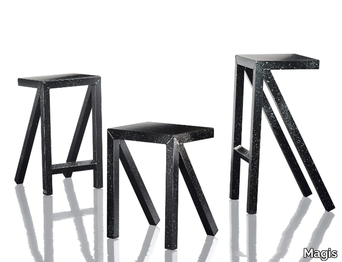 bureaurama-low-stool-magis-345796-rel11e47edf.jpg