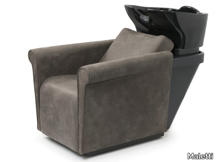 LORD-NELSON-Maletti-324441-rel8f22ae83.jpg