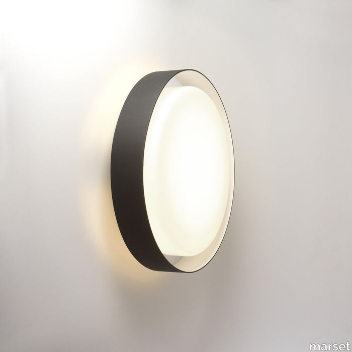 marset_lr_plaff-on-50-ip54_wall.jpg