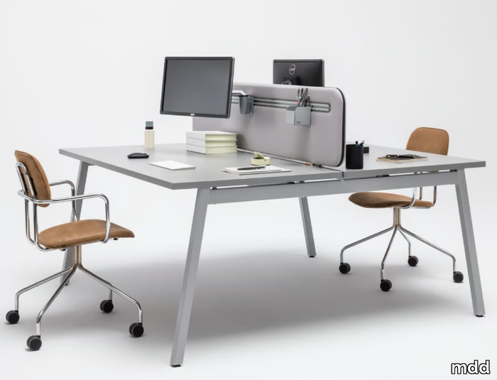 OGI_M - Multiple office desk with sound absorbing screens _ mdd