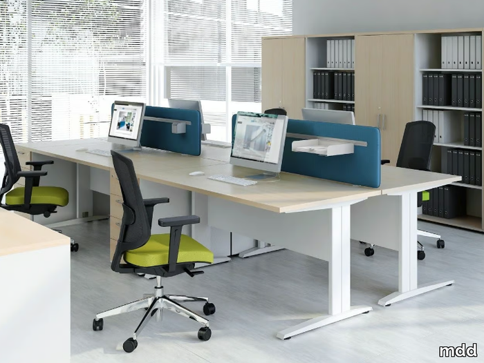 OGI_N - Sectional rectangular office desk with sound absorbing screens _ mdd