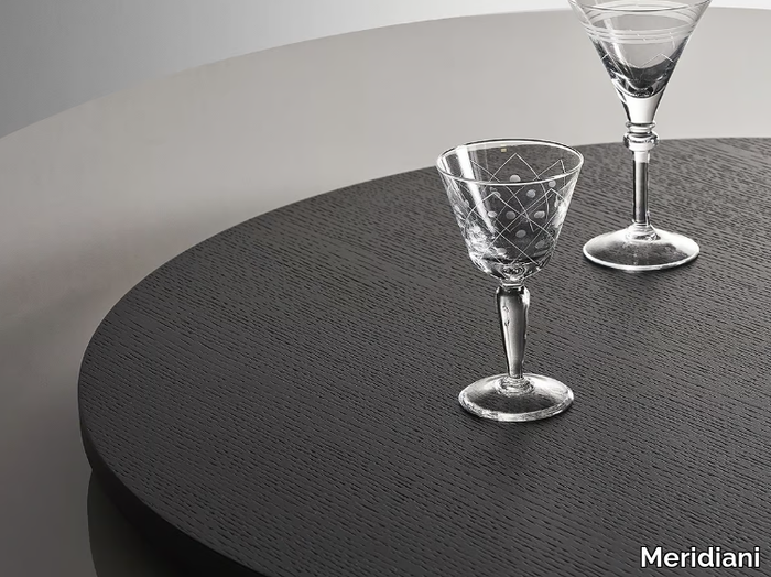 LAZY SUSAN - Round wood veneer table top _ Meridiani