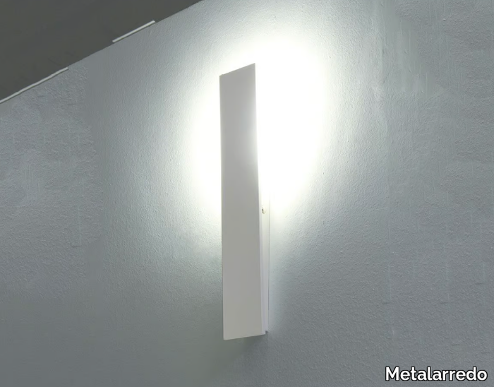 VELA - LED metal wall lamp _ Metalarredo