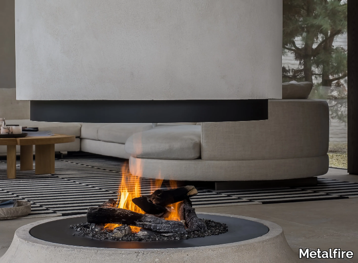 URBAN CUSTOM-MADE - Gas central curved fireplace _ Metalfire