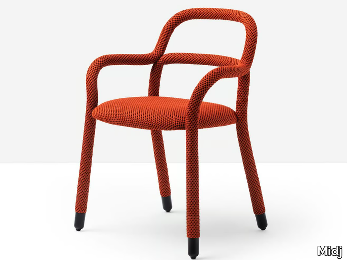 PIPPI P - Armchair with four legs frame upholstered in fabric _ Midj