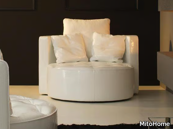 ARIES - Tufted armchair with armrests _ MitoHome