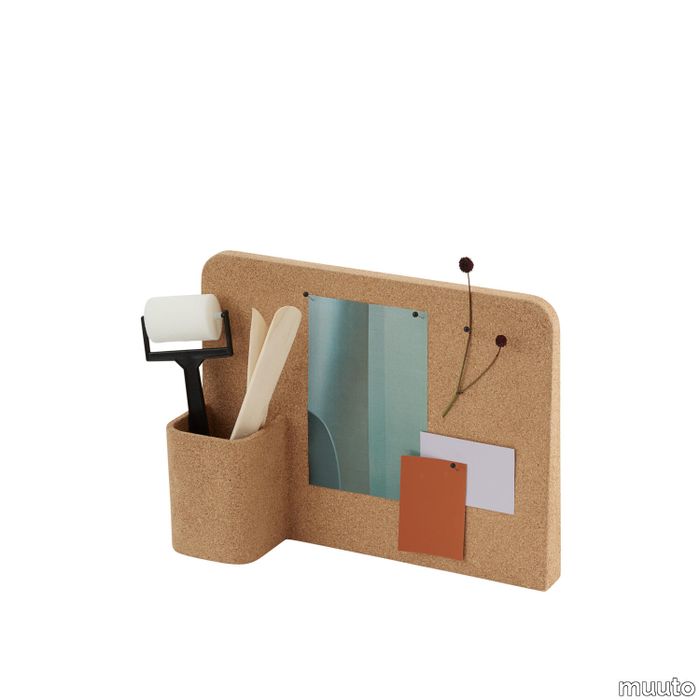 11890-en-story-pinboard-cork-w-styling-2-muuto_5000x5000-hi-res.tif