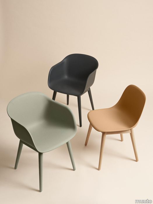 16458-en-fiber-chair-dusty-green-black-ochre-wood-base-concept-muuto-org.tif