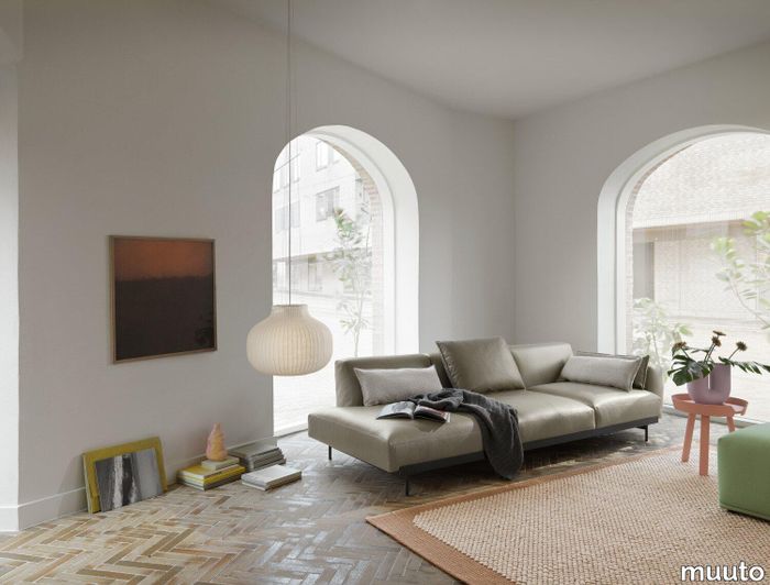 17711-en-in-situ-3-seater-config-2-refine-leather-stone-in-situ-cushion-clay-12-strand-40-around-pebble-rug-pale-rose-echo-divina-846-muuto-org.tif