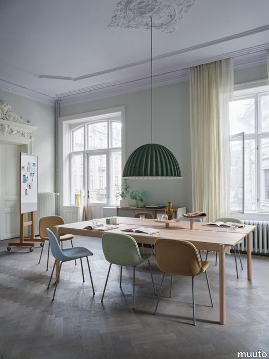 23816-en-linear-table-oak-under-the-bell-82-dark-green-fiber-side-tube-grey-fiord-721-hallingdal-224-divina-913-raise-enfold-grey-muuto-org.tif