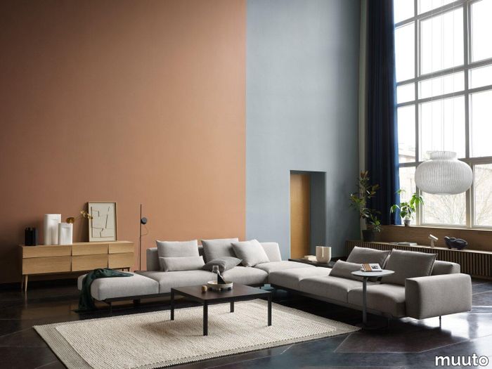 4850-en-in-situ-corner-conf-9-clay-12-workshop-black-pebble-light-grey-reflect-180-oak-strand-pendant-muuto-org.tif