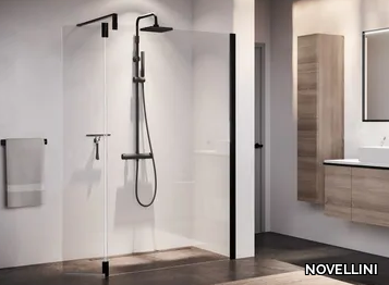 GIADA HA EDGE - Aluminum and tempered glass shower panel with swivel door _ NOVELLINI