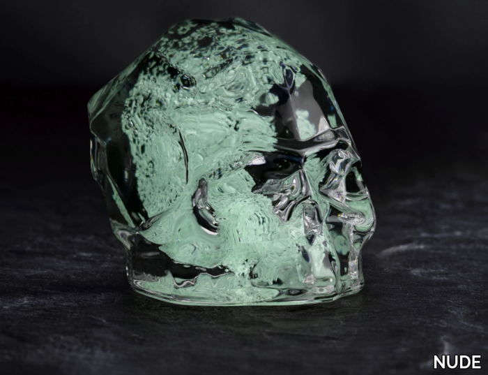 memento-mori-s-luminous-nude-glass-358937-relcbc17369.jpg