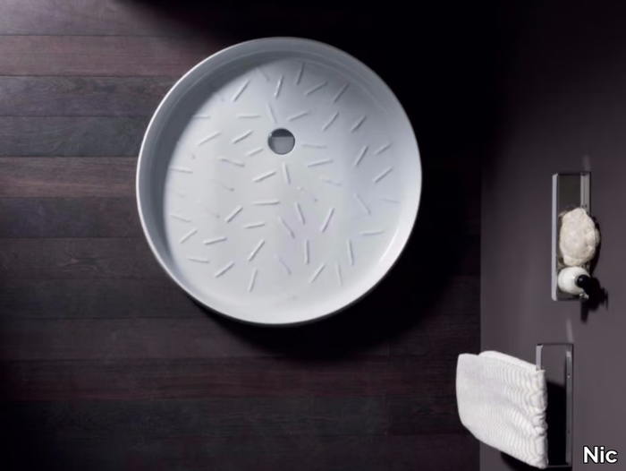 VICTORIA - Round ceramic shower tray _ Nic