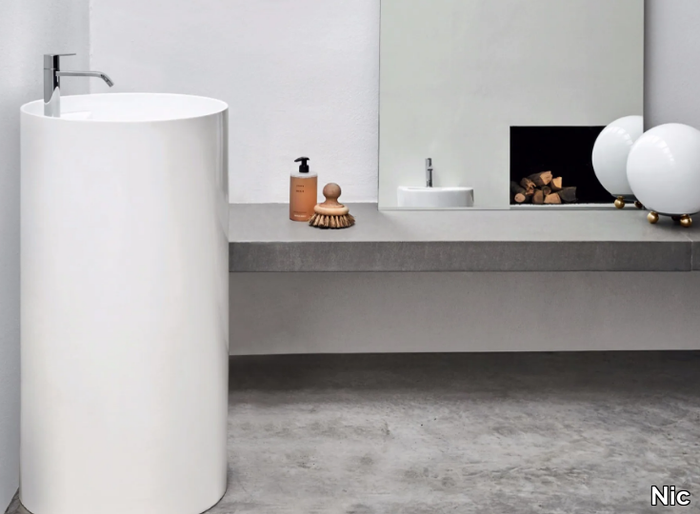 OVVIO - Freestanding round ceramic washbasin _ Nic