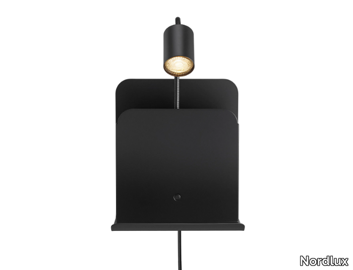 ROOMI - Metal wall lamp with USB _ Nordlux