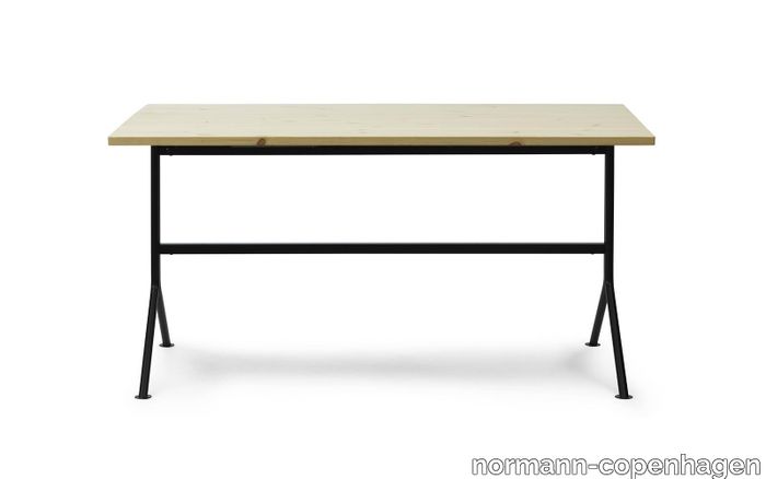 Kip-Desk-Black-Steel2.png