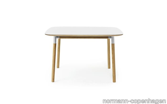 Form Table 120 x 120 cm Blue/Oak